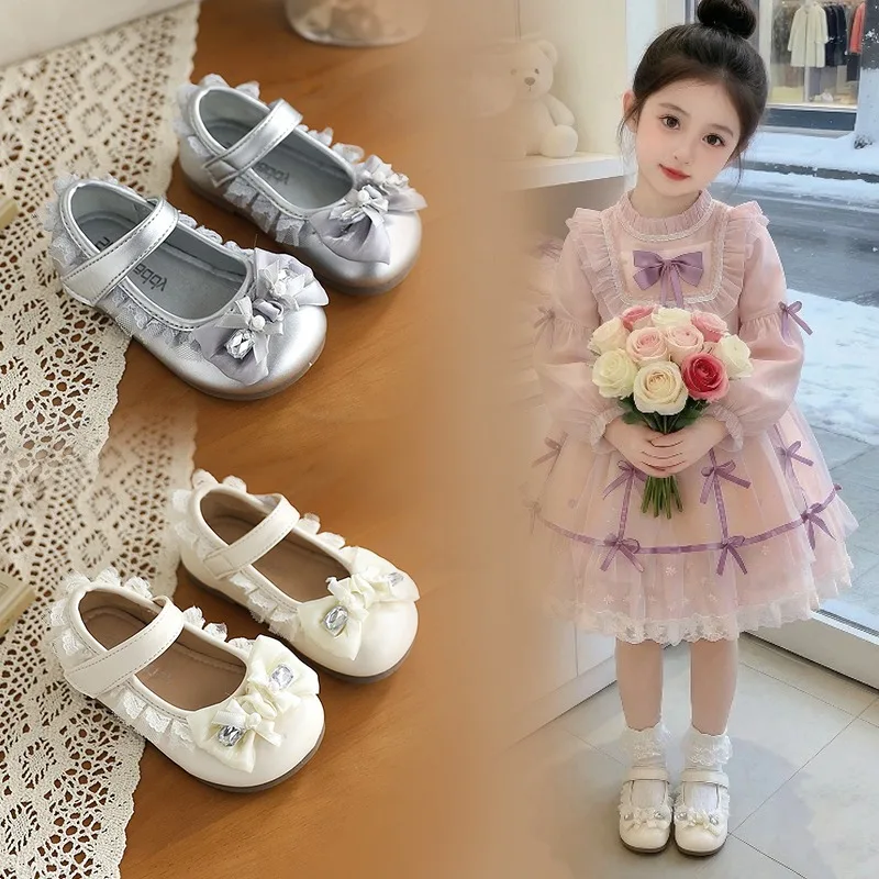 Детские туфли для первых шагов с рюшами и стразами, кожаные туфли Мэри Джейн с бантом для девочек, для принцесс, на свадьбу или праздник
Детские туфли для первых шагов с рюшами и стразами, кожаные туфли Мэри Джейн с бантом для девочек, для принцесс, на свадьбу или праздник