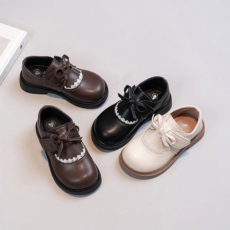 Кожаные туфли принцессы для маленьких девочек с милым бантом, новинка 2023 года, весенняя детская школьная обувь Мэри Джейн на плоской подошве, классическое праздничное платье на мягкой подошве
Кожаные туфли принцессы для маленьких девочек с милым бантом, новинка 2023 года, весенняя детская школьная обувь Мэри Джейн на плоской подошве, классическое праздничное платье на мягкой подошве