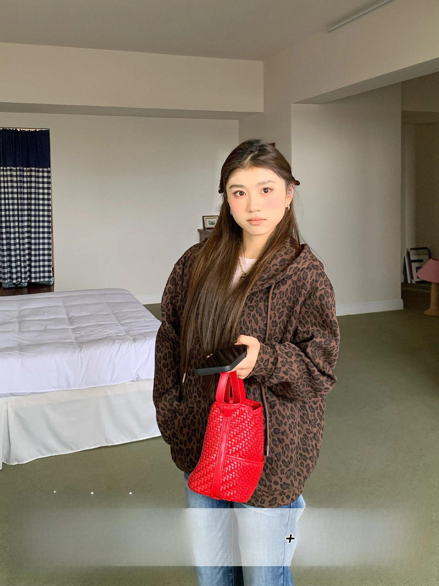 Американский ретро леопардовый принт с капюшоном и молнией, ленивый универсальный оранжевое дерево, красивое место, осенняя женская верхняя одежда
Американский ретро леопардовый принт с капюшоном и молнией, ленивый универсальный оранжевое дерево, красивое место, осенняя женская верхняя одежда