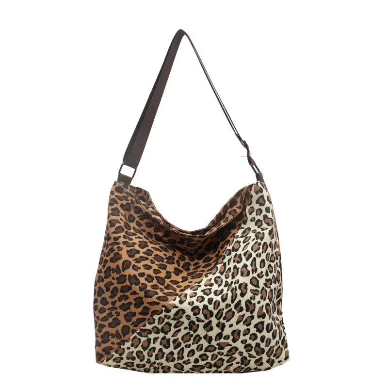 Street Original Casual Leopard Print Women's One Shoulder Crossbody Commuting Cloth Bag High-end Feel Practical Large Capacity
Street Original Casual Leopard Print Women's One Shoulder Crossbody Commuting Cloth Bag High-end Feel Practical Large Capacity