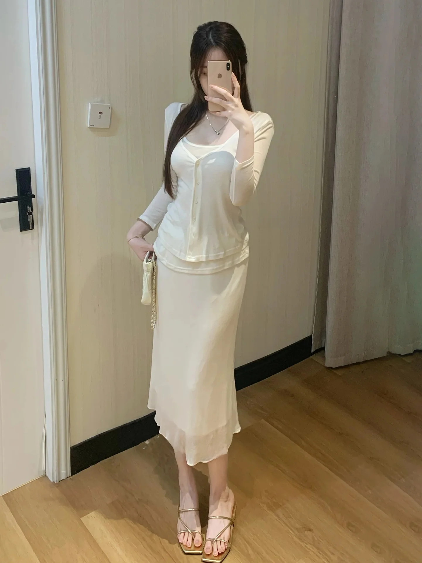 Women's Oxygen Korean Style Paper Doll Set Long Sleeve Open Cardigan Strap Vest Wooden Half Body Long Skirt Three Piece Set
Women's Oxygen Korean Style Paper Doll Set Long Sleeve Open Cardigan Strap Vest Wooden Half Body Long Skirt Three Piece Set