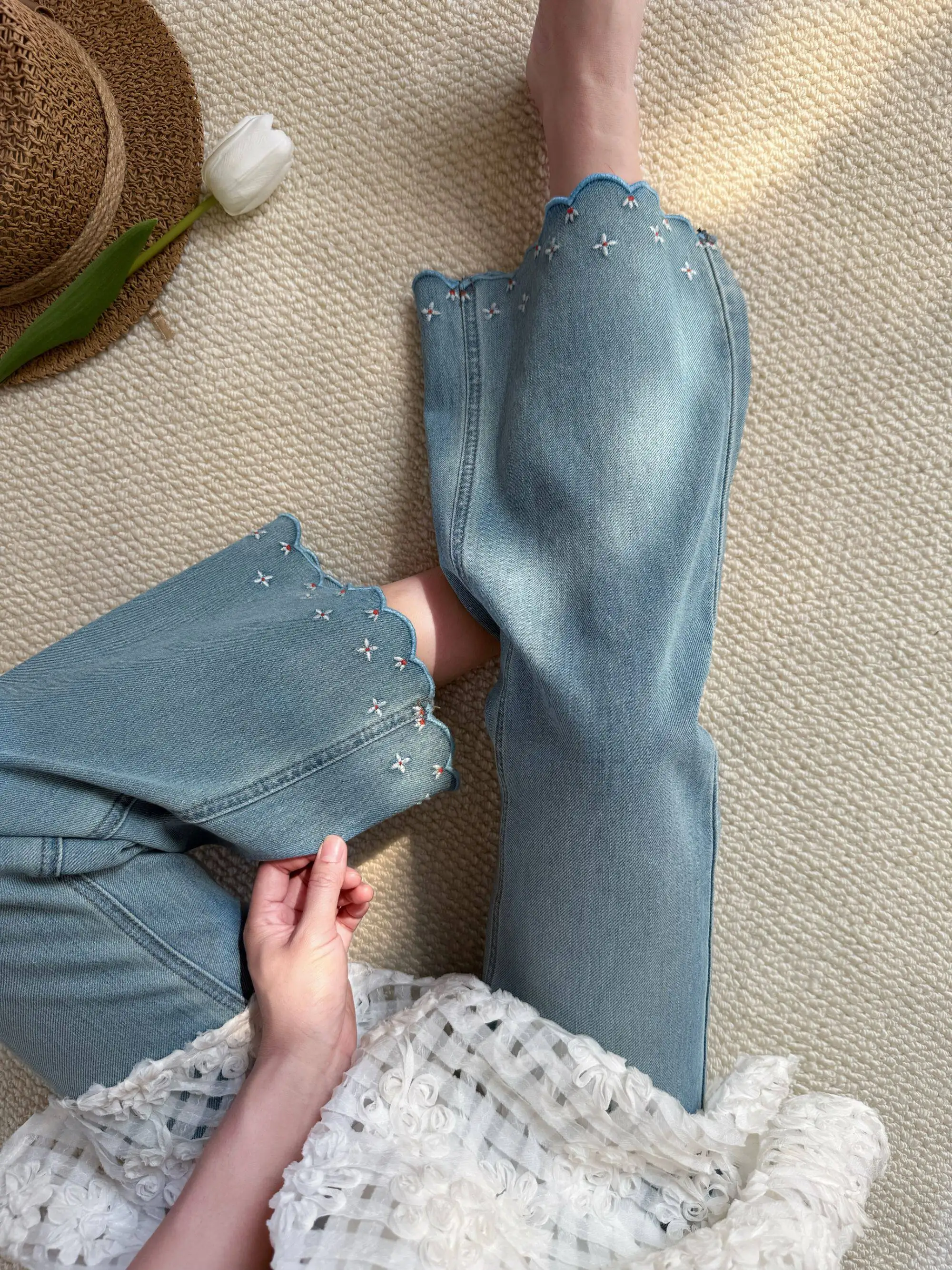 Blue Floral Embroidery Bell Bottom Jeans Women's Summer New plus Size Slimming Elastic Straight Leg Denim Pants High Waist
Blue Floral Embroidery Bell Bottom Jeans Women's Summer New plus Size Slimming Elastic Straight Leg Denim Pants High Waist