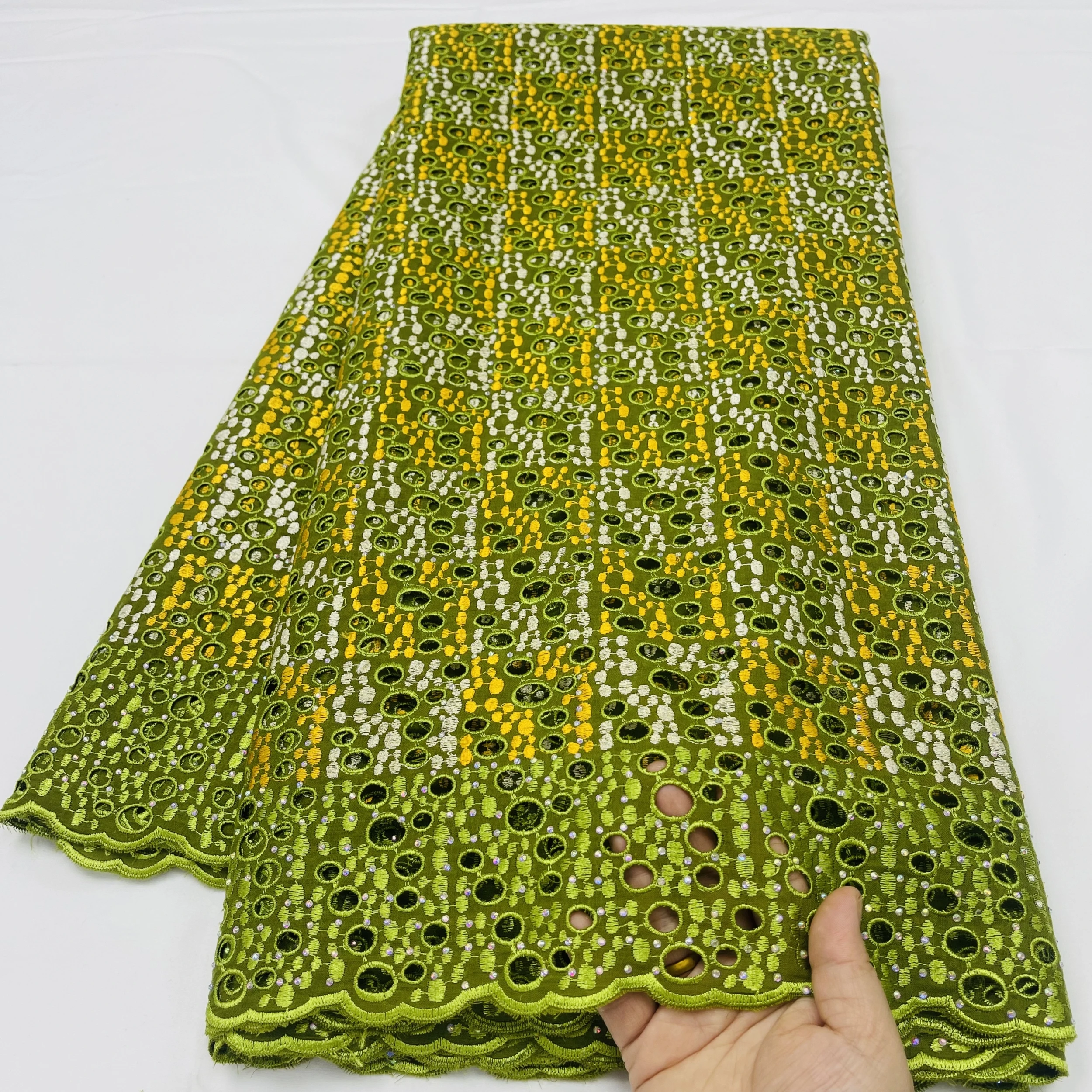 Высококачественная кружевная ткань из 100% хлопка с камнями, 5 ярдов, швейцарская кружевная ткань с вышивкой, нигерийские материалы для вышивания TV5-1229-1
Высококачественная кружевная ткань из 100% хлопка с камнями, 5 ярдов, швейцарская кружевная ткань с вышивкой, нигерийские материалы для вышивания TV5-1229-1