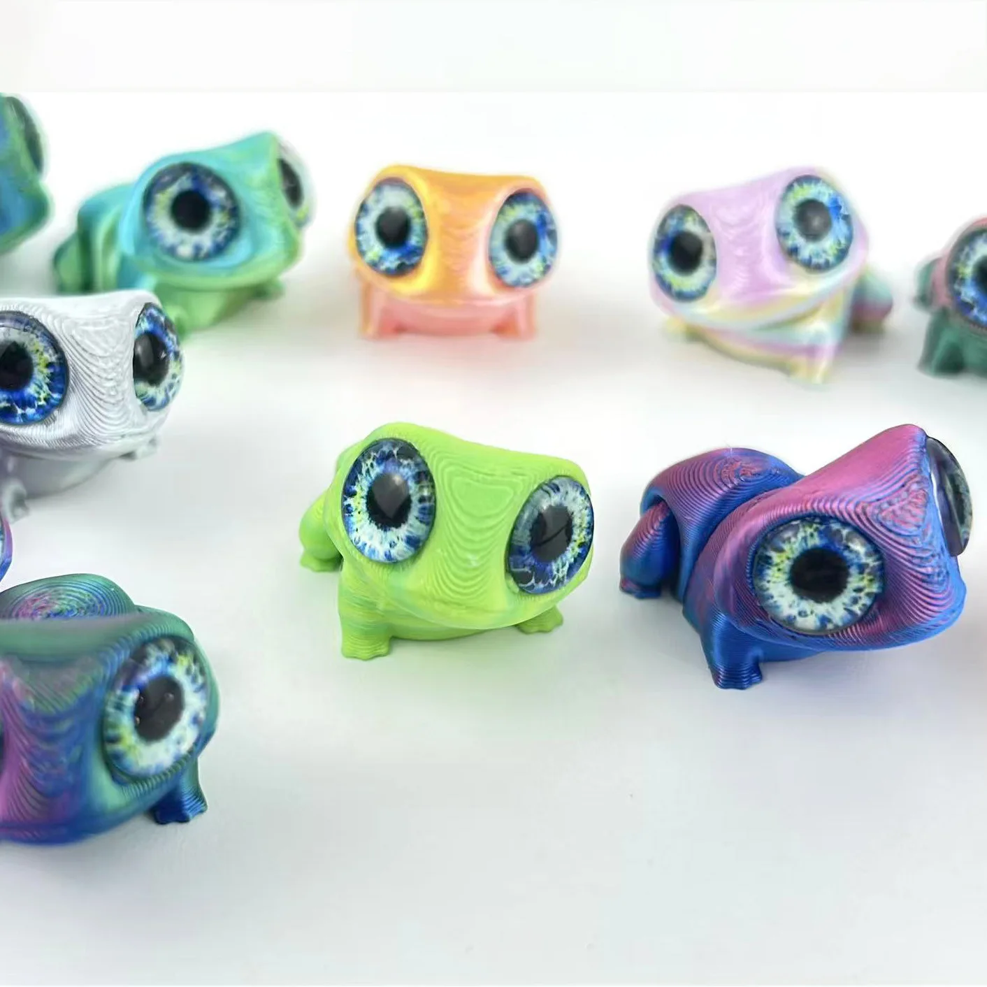 3D Printing Cute Big-eyed Frog Figurines Toy Home Decorations Joints Movable Realistic Eyes Mini Frog Animal Toy Children Gifts
3D Printing Cute Big-eyed Frog Figurines Toy Home Decorations Joints Movable Realistic Eyes Mini Frog Animal Toy Children Gifts