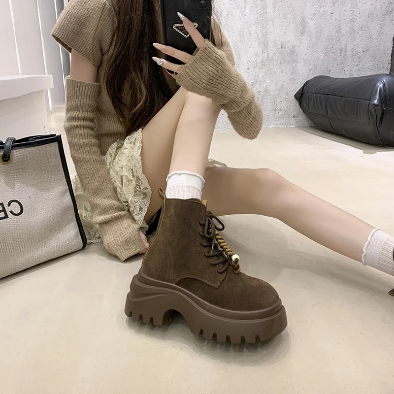 Ботильоны, женские замшевые зимние ботинки на высоком каблуке на платформе, трендовые зимние модные туфли-лодочки «челси», повседневные короткие туфли-лодочки Botas Mujer
Ботильоны, женские замшевые зимние ботинки на высоком каблуке на платформе, трендовые зимние модные туфли-лодочки «челси», повседневные короткие туфли-лодочки Botas Mujer