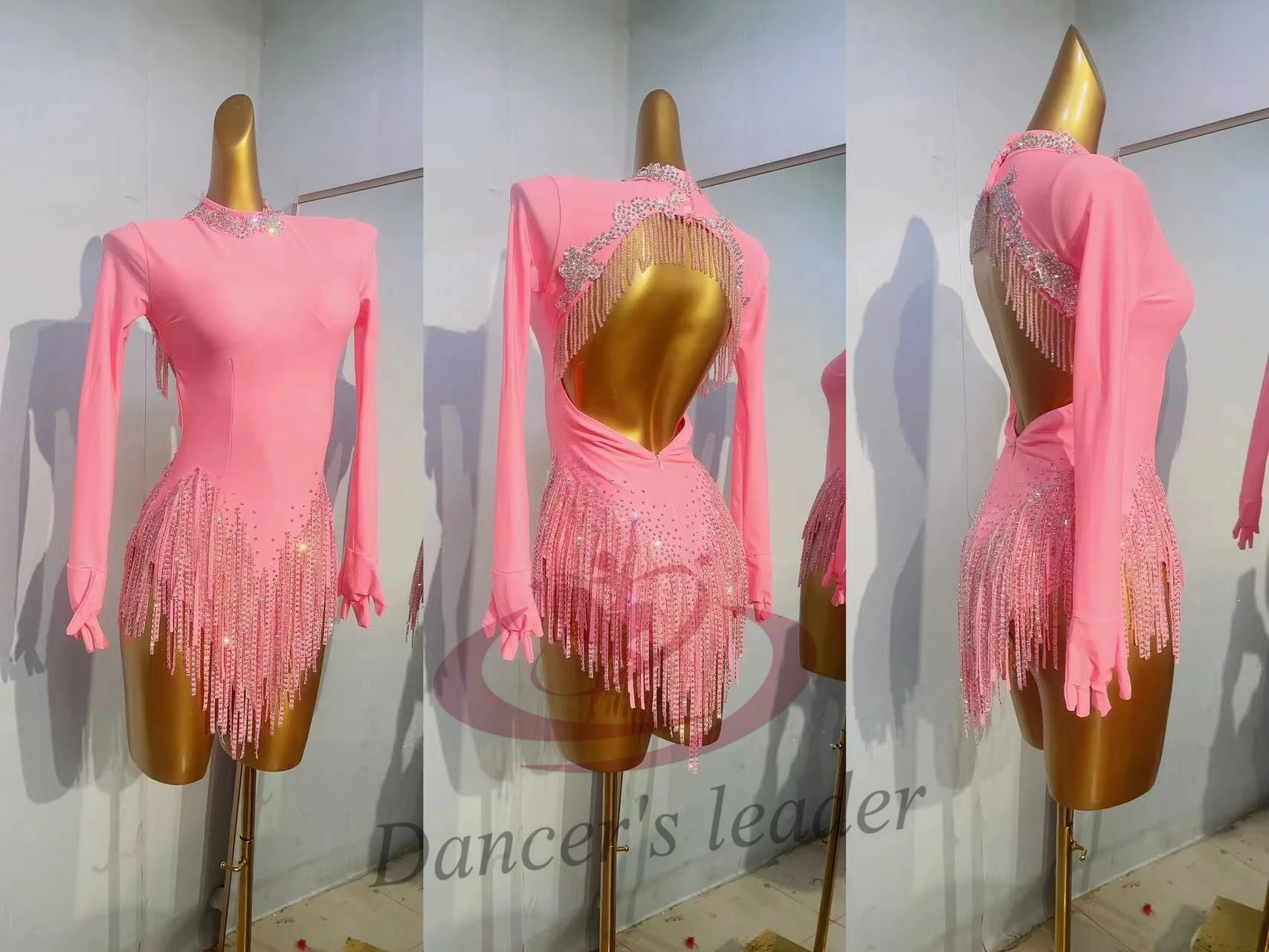 Latin Dance International Stage Performance Uses Pink Long Sleeved Backless High-end Custom Samba Professional Dress
Latin Dance International Stage Performance Uses Pink Long Sleeved Backless High-end Custom Samba Professional Dress