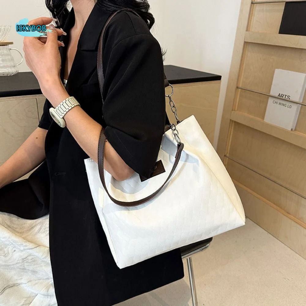 Shopping Tote Bag Simple Shoulder Bag Korean Style PU PU Handbag Minority Design Large Capacity Bag Travel
Shopping Tote Bag Simple Shoulder Bag Korean Style PU PU Handbag Minority Design Large Capacity Bag Travel