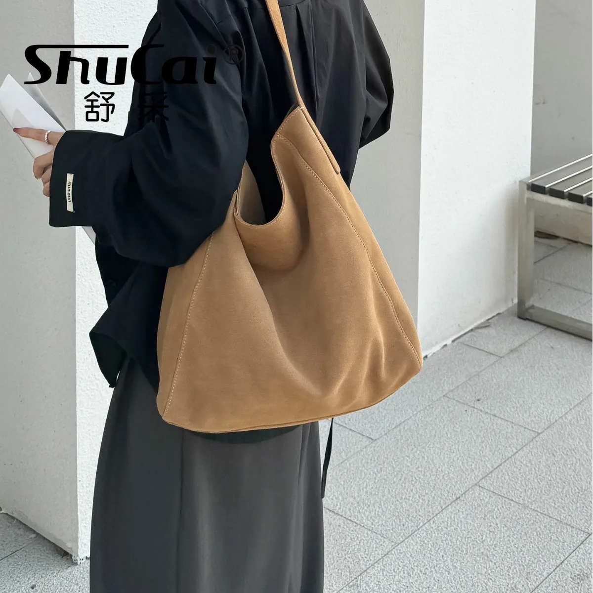 Genuine Grade Matte Suede Leather Women Large Toto Luxury Designer Brand Female Shoulder Bucket Bag Ladeis Shopping Bag Cowhide
Genuine Grade Matte Suede Leather Women Large Toto Luxury Designer Brand Female Shoulder Bucket Bag Ladeis Shopping Bag Cowhide