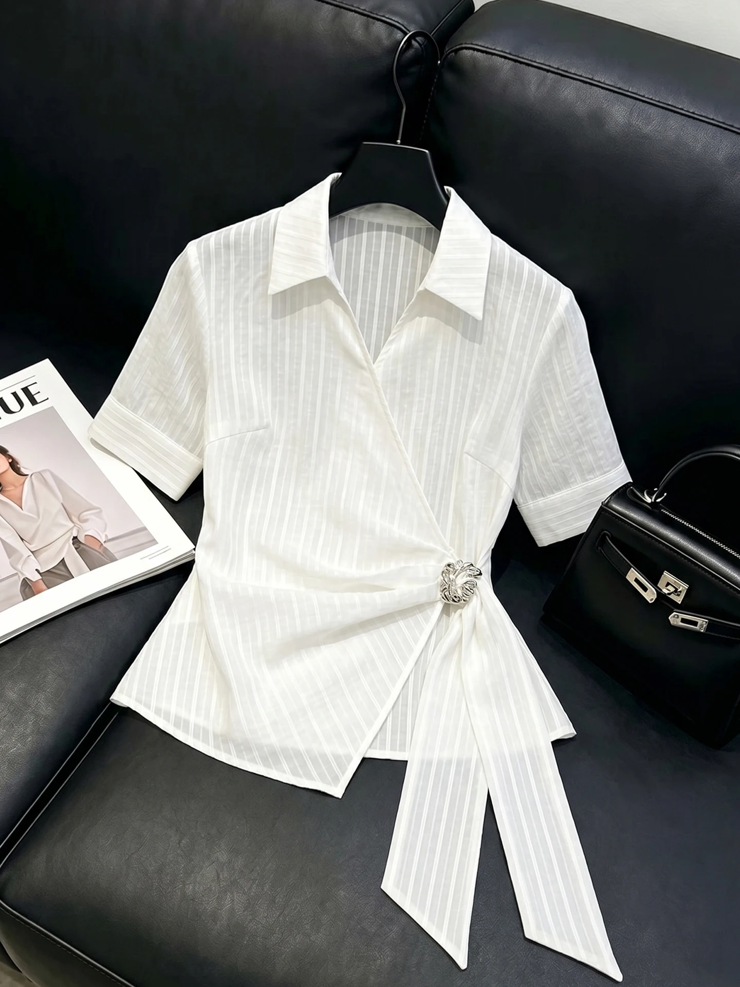 2026 Summer Korean Style Striped Shirt Women's Versatile Commute Short Sleeve Fashionable Popular Silk Top Straight Cut
2026 Summer Korean Style Striped Shirt Women's Versatile Commute Short Sleeve Fashionable Popular Silk Top Straight Cut
