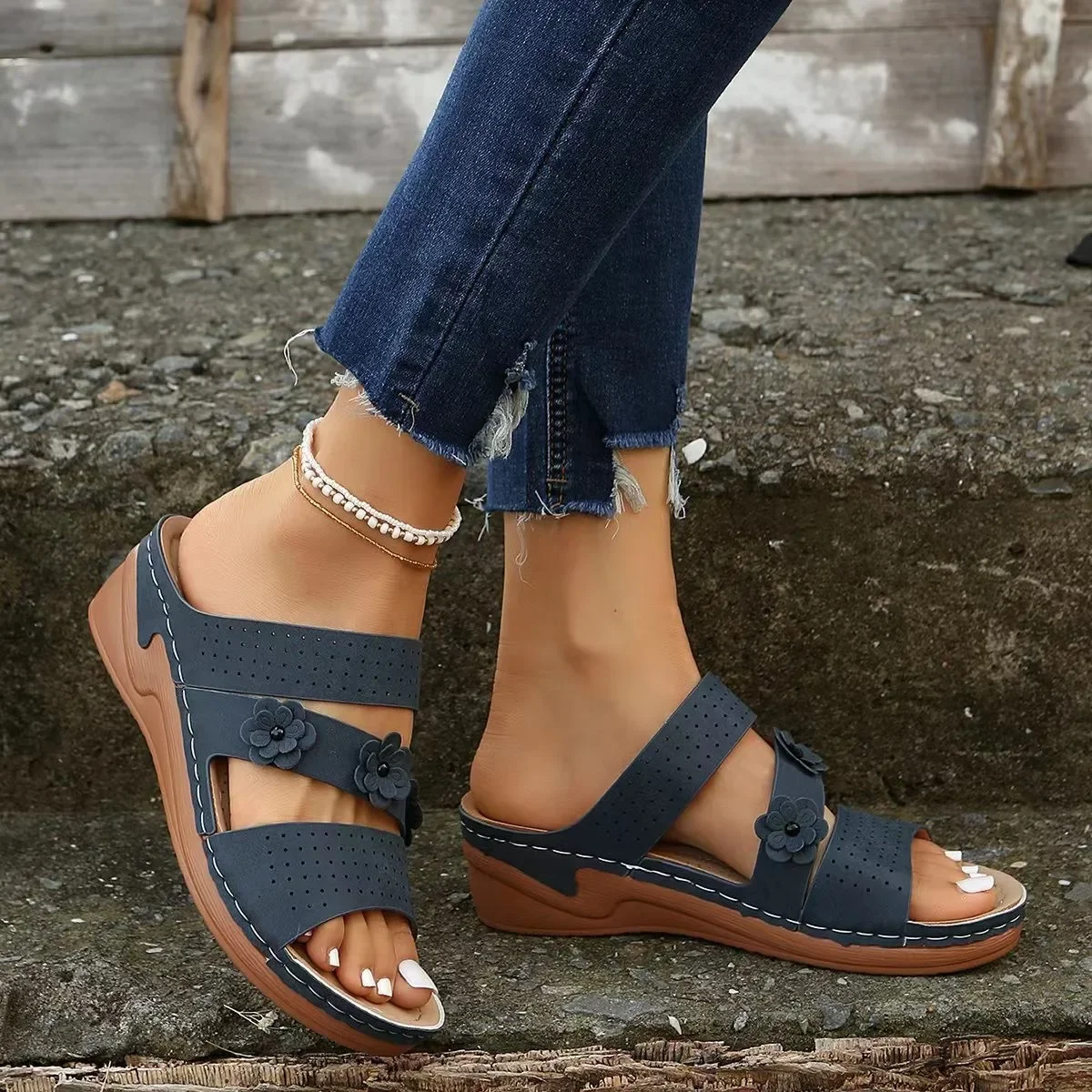 New Summer Women Wedges Sandals Premium Orthopedic Open Toe Sandals Vintage Anti-slip Leather Casual Female Platform Slippers
New Summer Women Wedges Sandals Premium Orthopedic Open Toe Sandals Vintage Anti-slip Leather Casual Female Platform Slippers