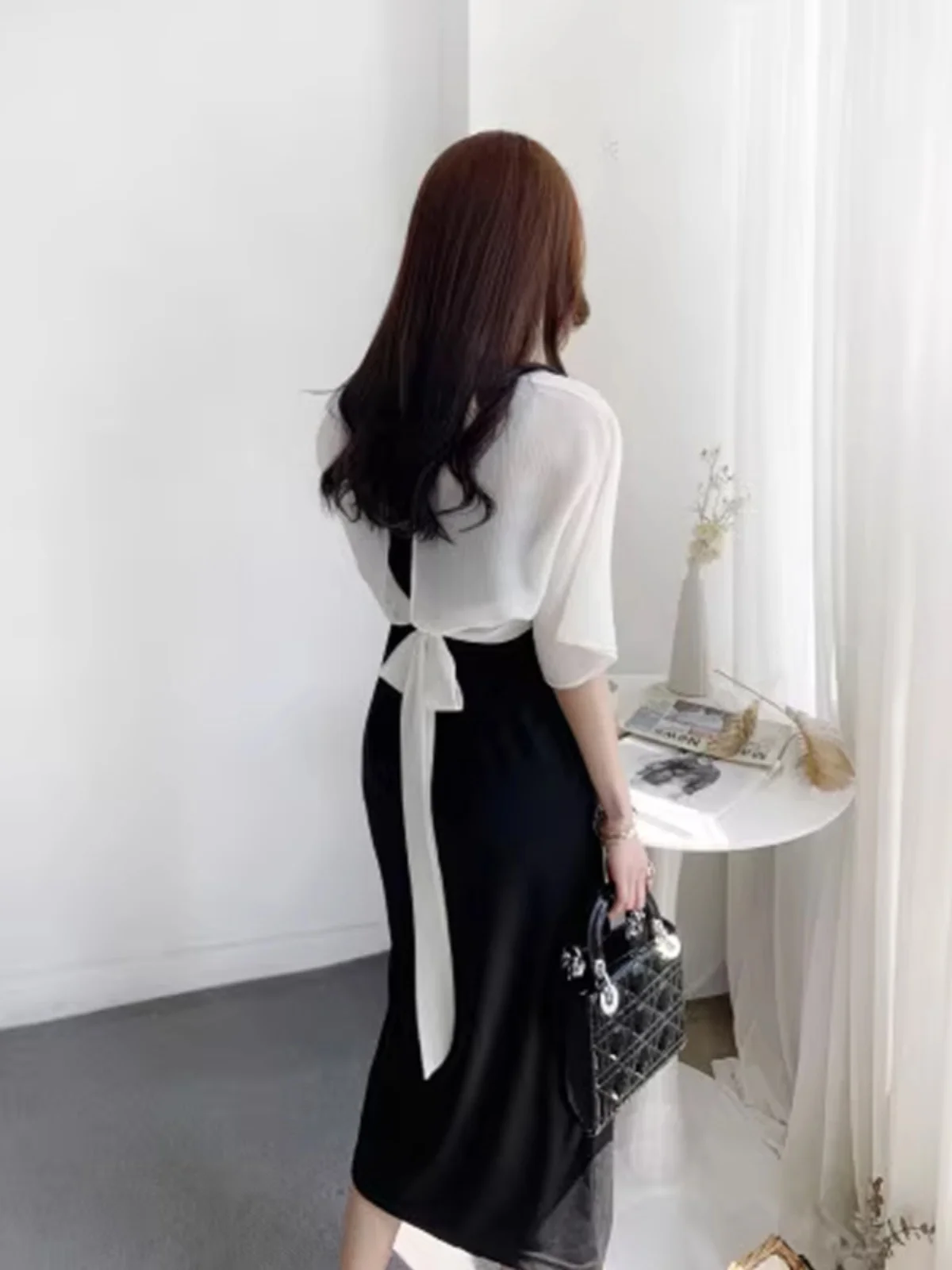 French Style Backless Hollow out Belted Top And Halter Dress Two Piece Set for Young Women Summer Season Fashion Outfit
French Style Backless Hollow out Belted Top And Halter Dress Two Piece Set for Young Women Summer Season Fashion Outfit