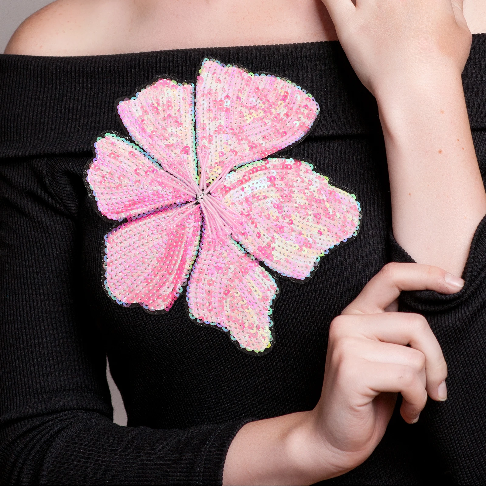 2Pcs Bright Flower Patches Sew-on Sequined Embellishments for Costumes Show Attire Dance Competition Outfit Decoration Shiny
2Pcs Bright Flower Patches Sew-on Sequined Embellishments for Costumes Show Attire Dance Competition Outfit Decoration Shiny