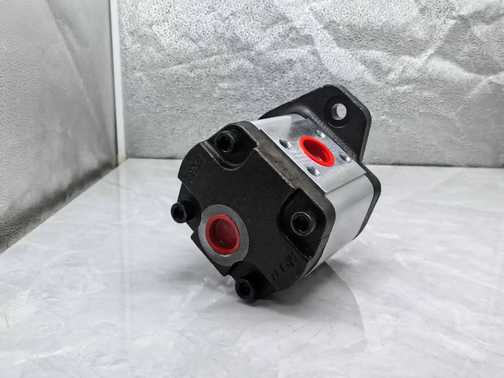 4700394902 Dynapac Road Roller Spare Part Gear Pump
4700394902 Dynapac Road Roller Spare Part Gear Pump