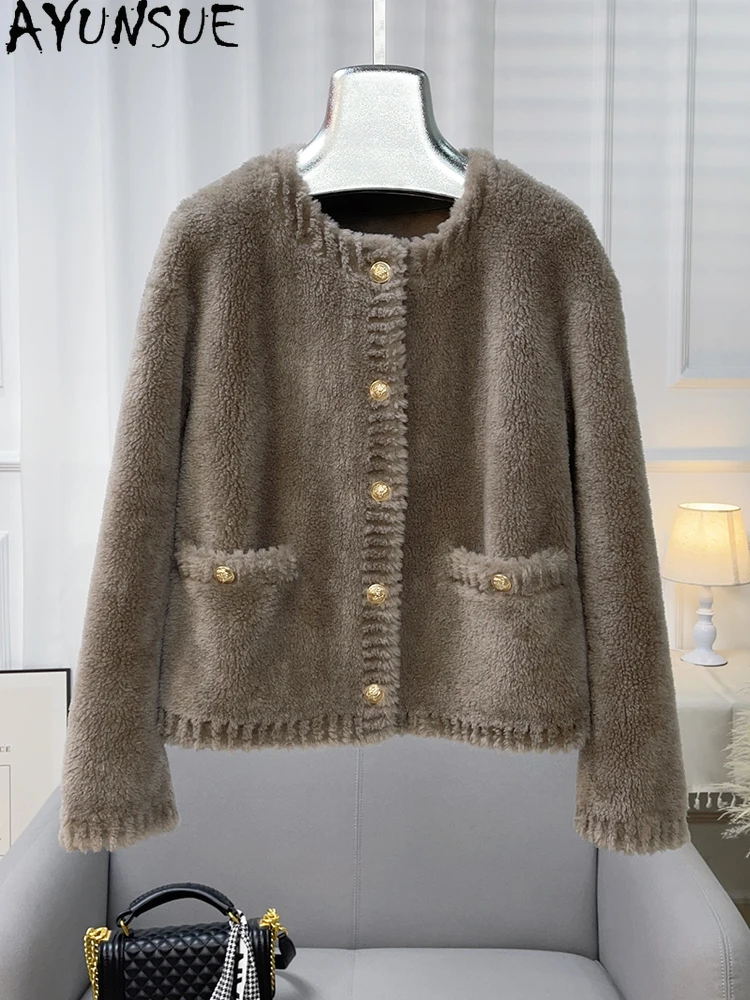 AYUNSUE женская куртка из 100% натуральной шерсти, осень-зима 202, элегантная меховая куртка, женская одежда, короткая верхняя одежда Abrigo Mujer
AYUNSUE женская куртка из 100% натуральной шерсти, осень-зима 202, элегантная меховая куртка, женская одежда, короткая верхняя одежда Abrigo Mujer