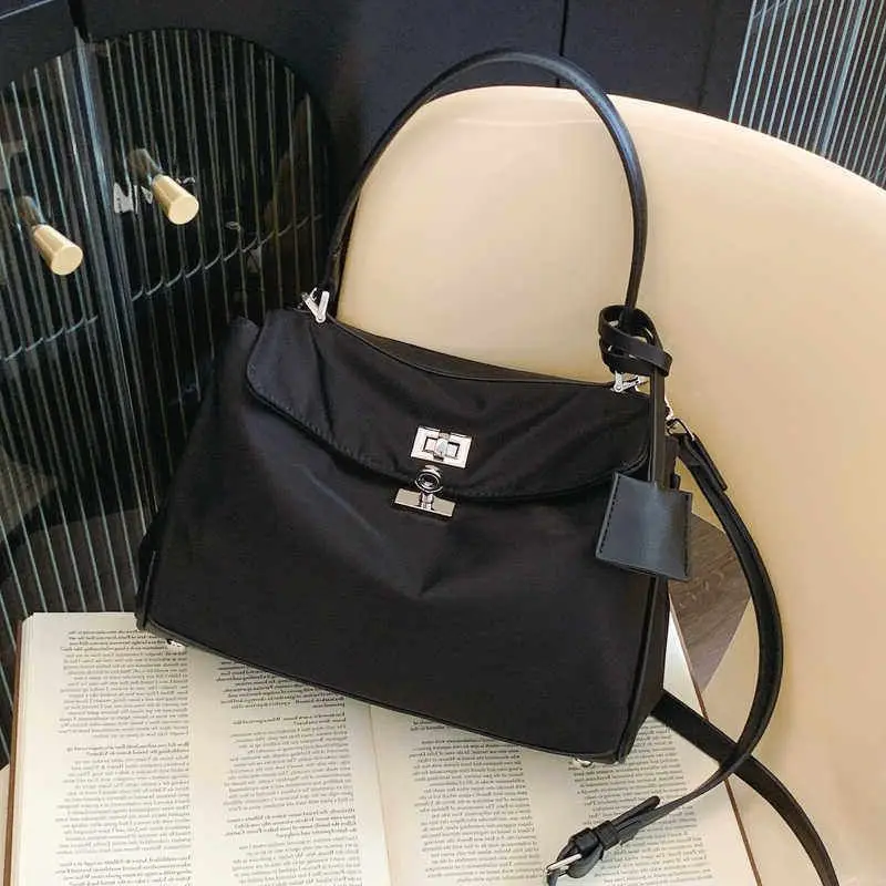 Casual Ox Platinum Nylon Tote Bag Large Capaci Commuter Women's Bag oulder Strap Internal Zipper ket op Bag ...
Casual Ox Platinum Nylon Tote Bag Large Capaci Commuter Women's Bag oulder Strap Internal Zipper ket op Bag ...