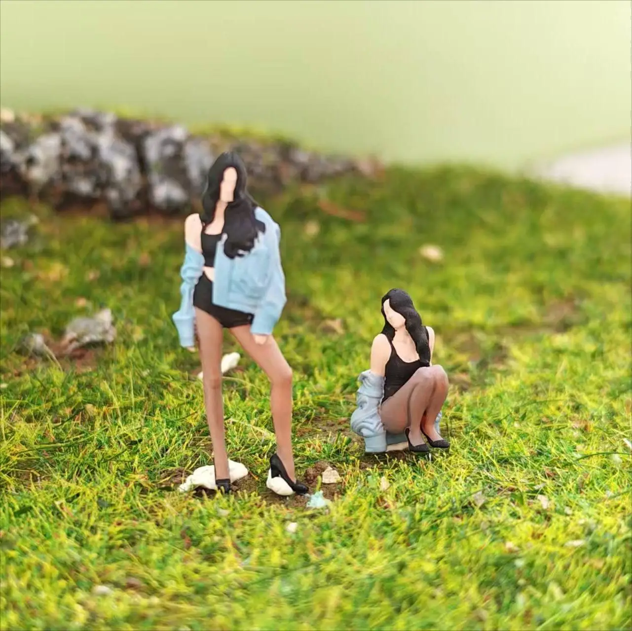 Minifigure 1:64 Figures Black Silk Lady Model Miniature Figure Props Creative Photography Display Collection Garage Decoration
Minifigure 1:64 Figures Black Silk Lady Model Miniature Figure Props Creative Photography Display Collection Garage Decoration