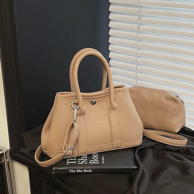 Fashionable Crossbody Handbag For Women, Durable Leather Shoulder Messenger Bag, Popular Choice By Top Brand 
Fashionable Crossbody Handbag For Women, Durable Leather Shoulder Messenger Bag, Popular Choice By Top Brand