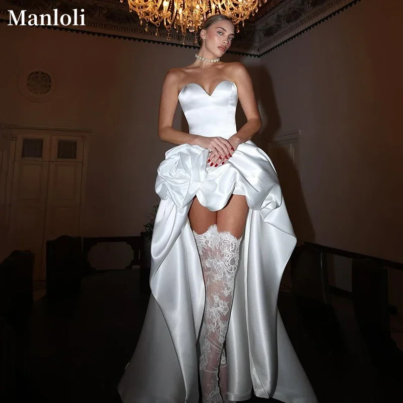 2025 Modern Sweetheart Satin Wedding Dress High and Low Dress Off Shoulder Charm Robe Women's Bride Dress Customization
2025 Modern Sweetheart Satin Wedding Dress High and Low Dress Off Shoulder Charm Robe Women's Bride Dress Customization