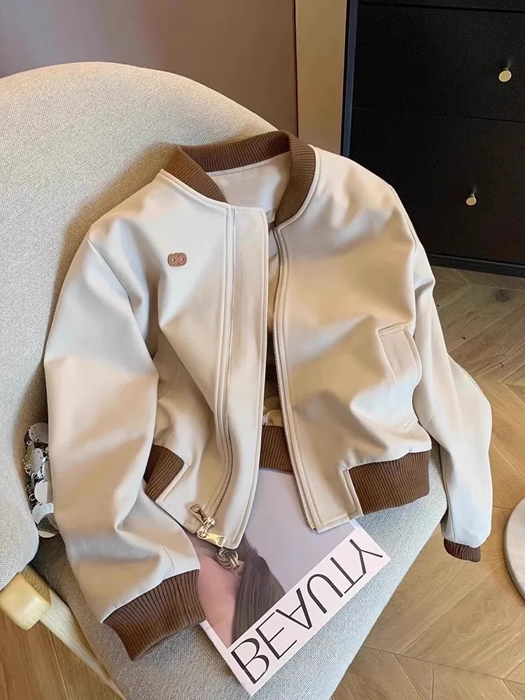 2024 New Spring Autumn Women Short Baseball Uniform Jacket Female Loose Pockets Coats Ladies Long Sleeve Casual Outerwear Q67
2024 New Spring Autumn Women Short Baseball Uniform Jacket Female Loose Pockets Coats Ladies Long Sleeve Casual Outerwear Q67
