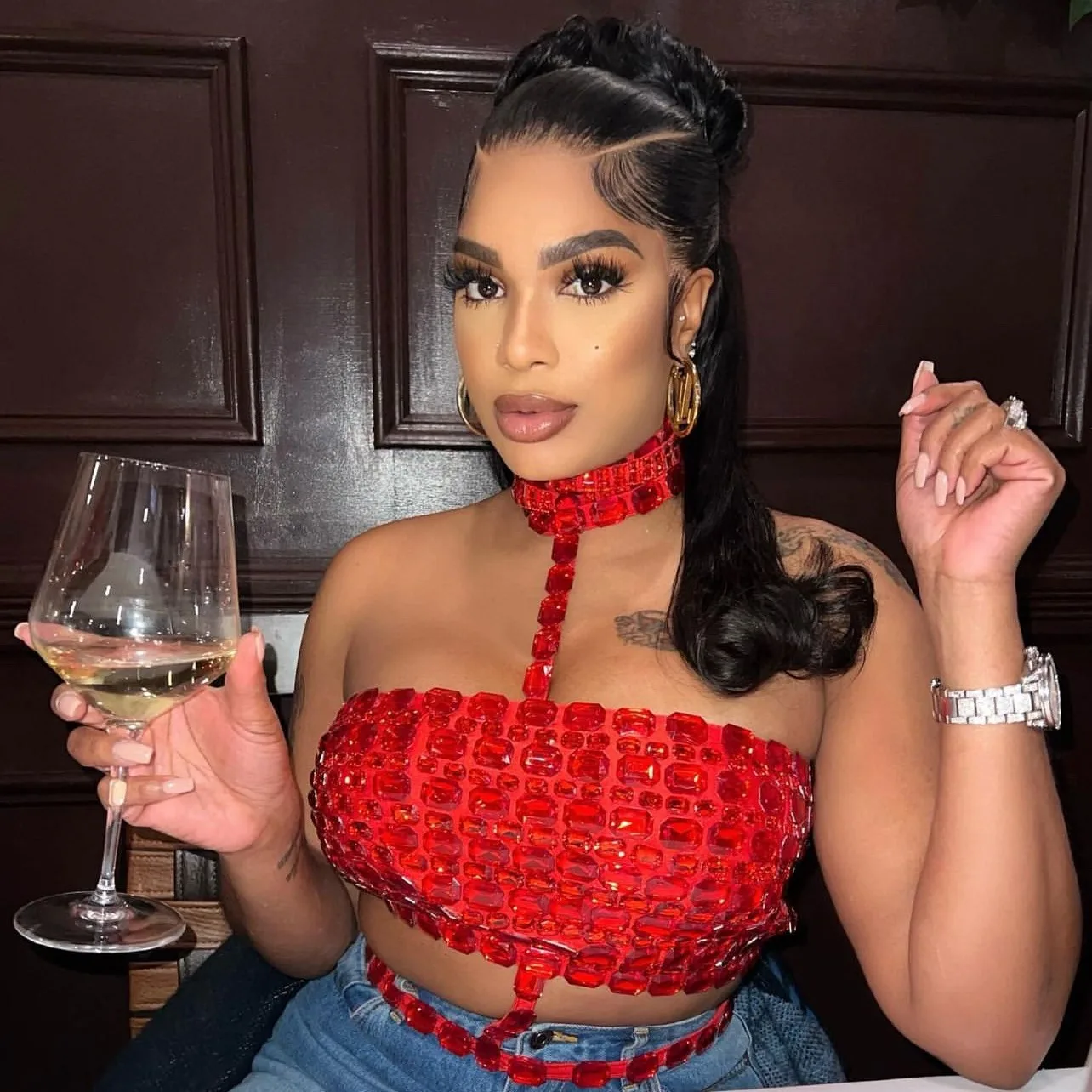 New hot sale premium classic sexy explosion rhinestone bandage top European and American high street party crop tops
New hot sale premium classic sexy explosion rhinestone bandage top European and American high street party crop tops