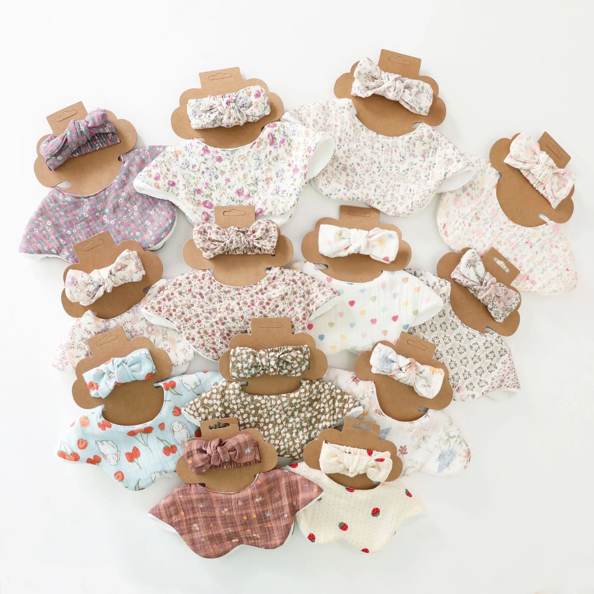 Прекрасный 1 комплект, новая повязка для волос с цветочным бантом, слюнявчик для кормления новорожденных, полотенце с мультяшным лепестком и слюной, детский аксессуар для волос
Прекрасный 1 комплект, новая повязка для волос с цветочным бантом, слюнявчик для кормления новорожденных, полотенце с мультяшным лепестком и слюной, детский аксессуар для волос