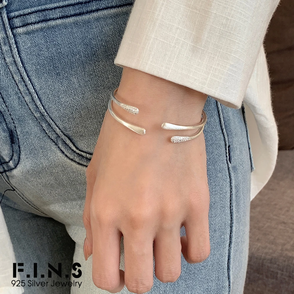 F.I.N.S Luxury Brushed Craft 925 Sterling Silver Double Layered Bracelet Retro Cubic Zirconia Open Bangles Fashion Fine Jewelry
F.I.N.S Luxury Brushed Craft 925 Sterling Silver Double Layered Bracelet Retro Cubic Zirconia Open Bangles Fashion Fine Jewelry