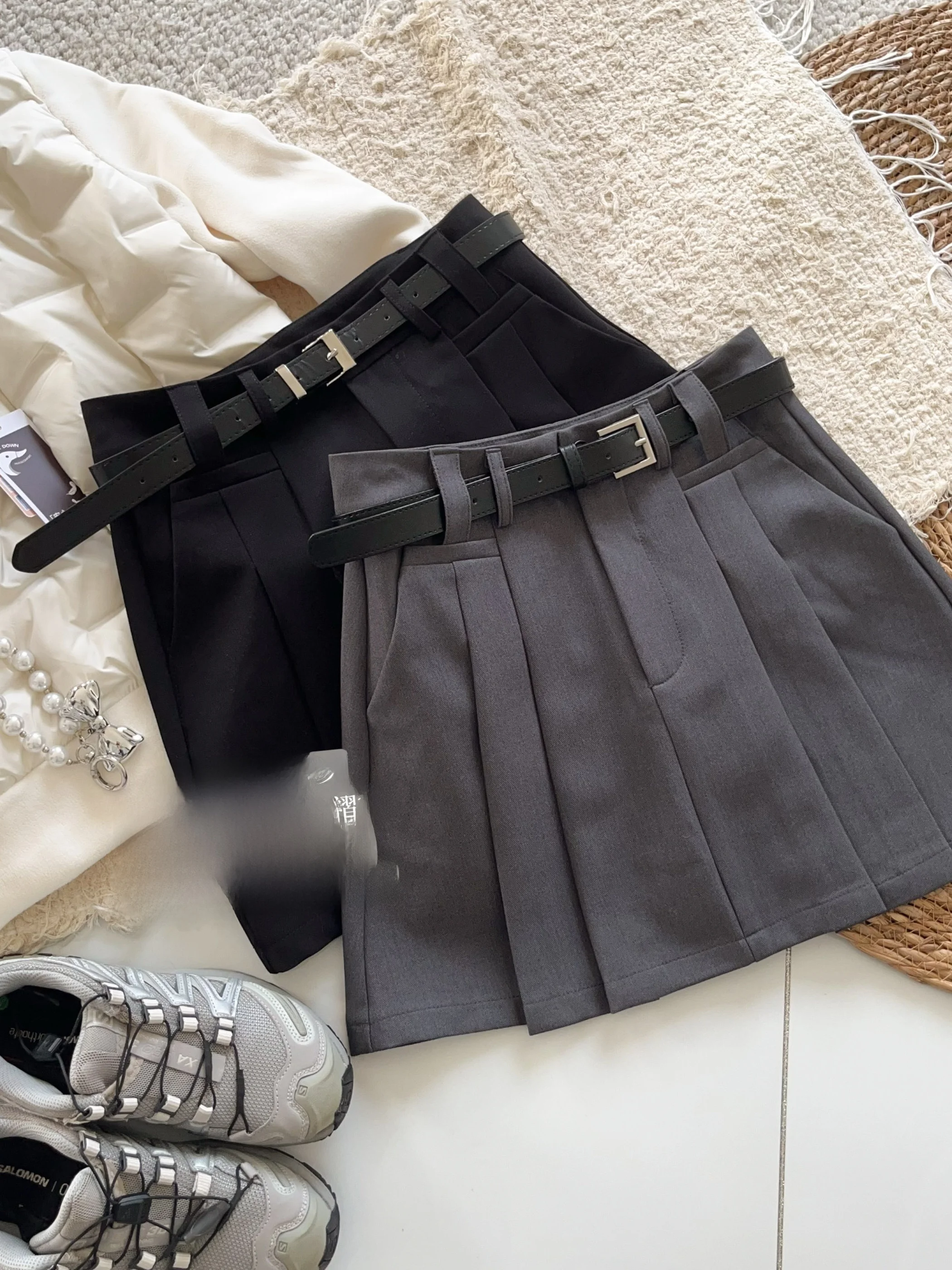 ay Suit Sle High Waist Pleated ort Skirt Women's Autumn Winter College Sle f-length Skirt Slimming Effect
ay Suit Sle High Waist Pleated ort Skirt Women's Autumn Winter College Sle f-length Skirt Slimming Effect