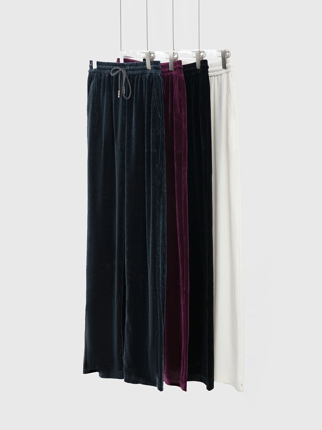 Pearlescent acetate textured velvet wide leg pants with a drooping feel straight leg pants that look slim and casual pants
Pearlescent acetate textured velvet wide leg pants with a drooping feel straight leg pants that look slim and casual pants