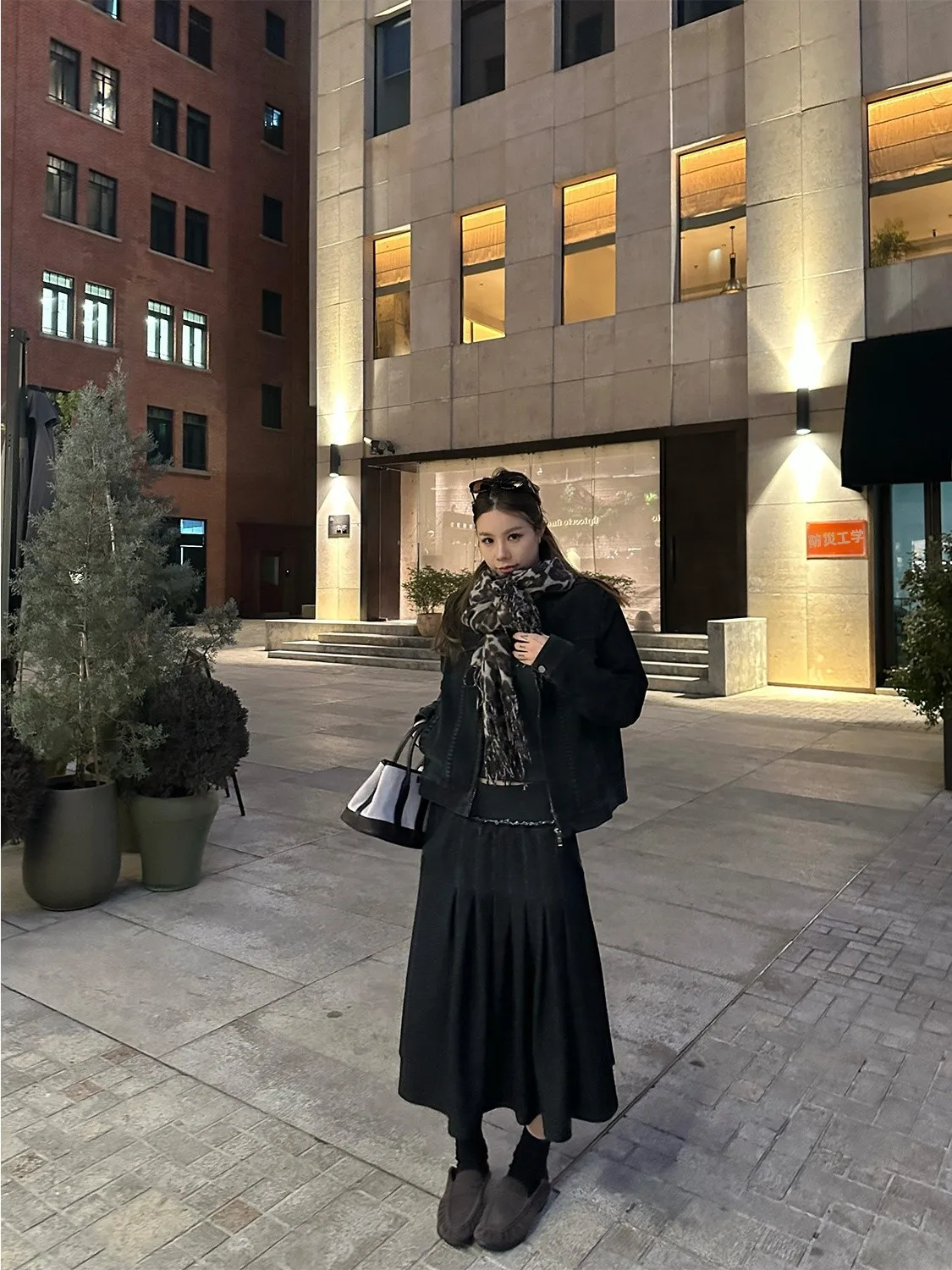 D YANGJUN Spring 2026 Knitted Patchwork Midi Skirt Women's Long A-Line Skirt Versatile Mid-Length Half Skirt Elegant
D YANGJUN Spring 2026 Knitted Patchwork Midi Skirt Women's Long A-Line Skirt Versatile Mid-Length Half Skirt Elegant