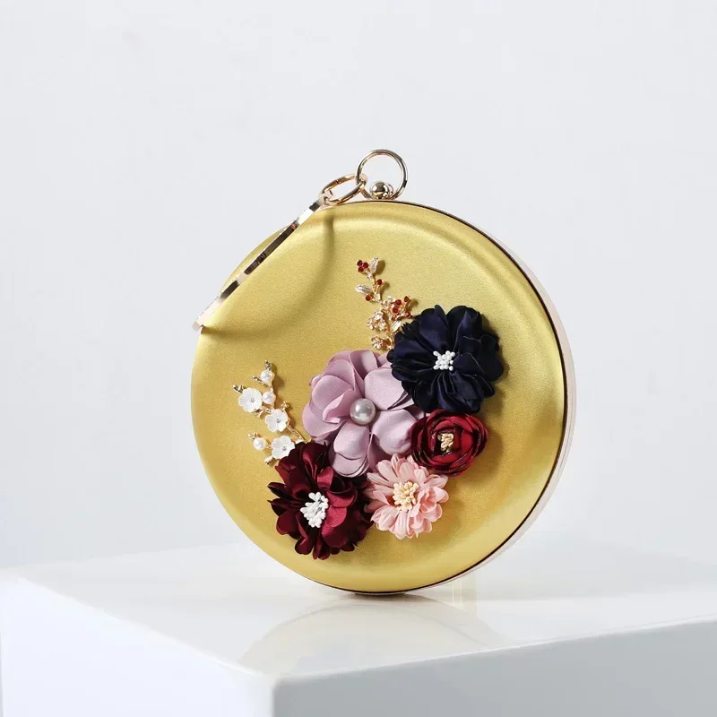 Elegant Satin Evening Bags for Women Luxury 3D Flower Appliques Handbag Crossbody Chain Metal Frame Round Wrist Bag Clutch Bolso
Elegant Satin Evening Bags for Women Luxury 3D Flower Appliques Handbag Crossbody Chain Metal Frame Round Wrist Bag Clutch Bolso