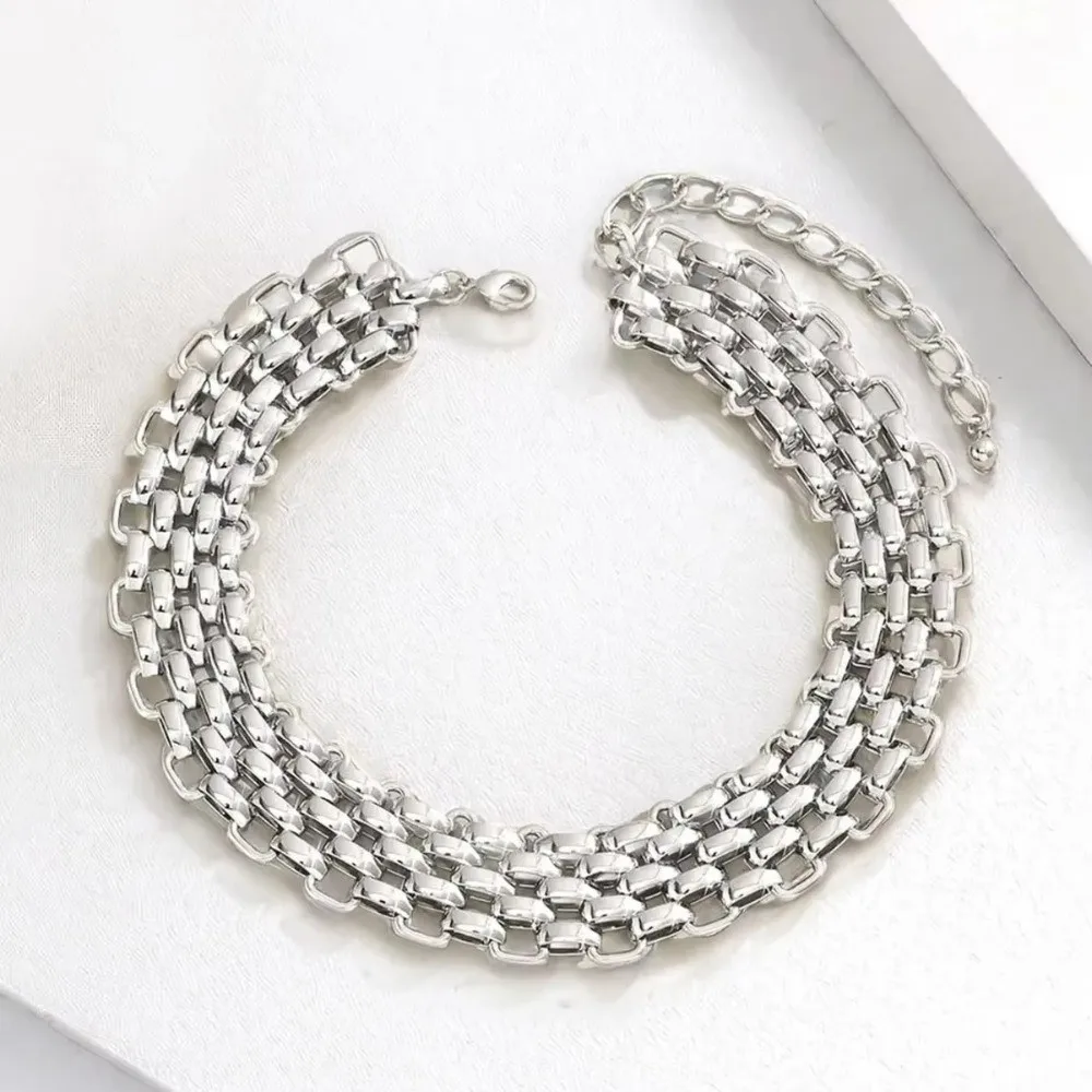 Metal Chunky Chain Choker Vintage Personality Layered Collar Necklace Temperament Twisted Lock Exaggerated Necklace Boy
Metal Chunky Chain Choker Vintage Personality Layered Collar Necklace Temperament Twisted Lock Exaggerated Necklace Boy