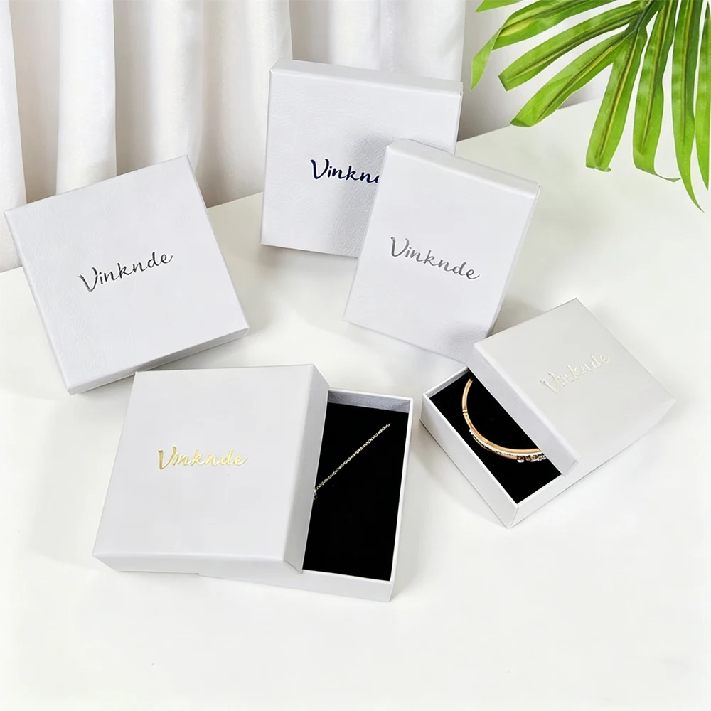24Pcs Custom Logo Paper Jewelry Box Valentine's Day Premium Earrings Rings Brooch Necklace Oil Pack for Elegant Jewellry Display
24Pcs Custom Logo Paper Jewelry Box Valentine's Day Premium Earrings Rings Brooch Necklace Oil Pack for Elegant Jewellry Display
