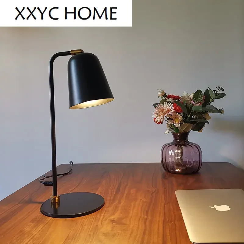 T Nordic Minimalism Black Bedside Desk Reading and Writing Retro Hotel Guest Room LED Desk Lamp
T Nordic Minimalism Black Bedside Desk Reading and Writing Retro Hotel Guest Room LED Desk Lamp