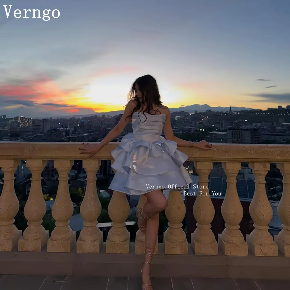 Verngo Blue Shiny Satin Strapless A Line Mini Prom Gowns Pleated Modern Party Gowns Women Elegant Evening Dresses Customized
Verngo Blue Shiny Satin Strapless A Line Mini Prom Gowns Pleated Modern Party Gowns Women Elegant Evening Dresses Customized
