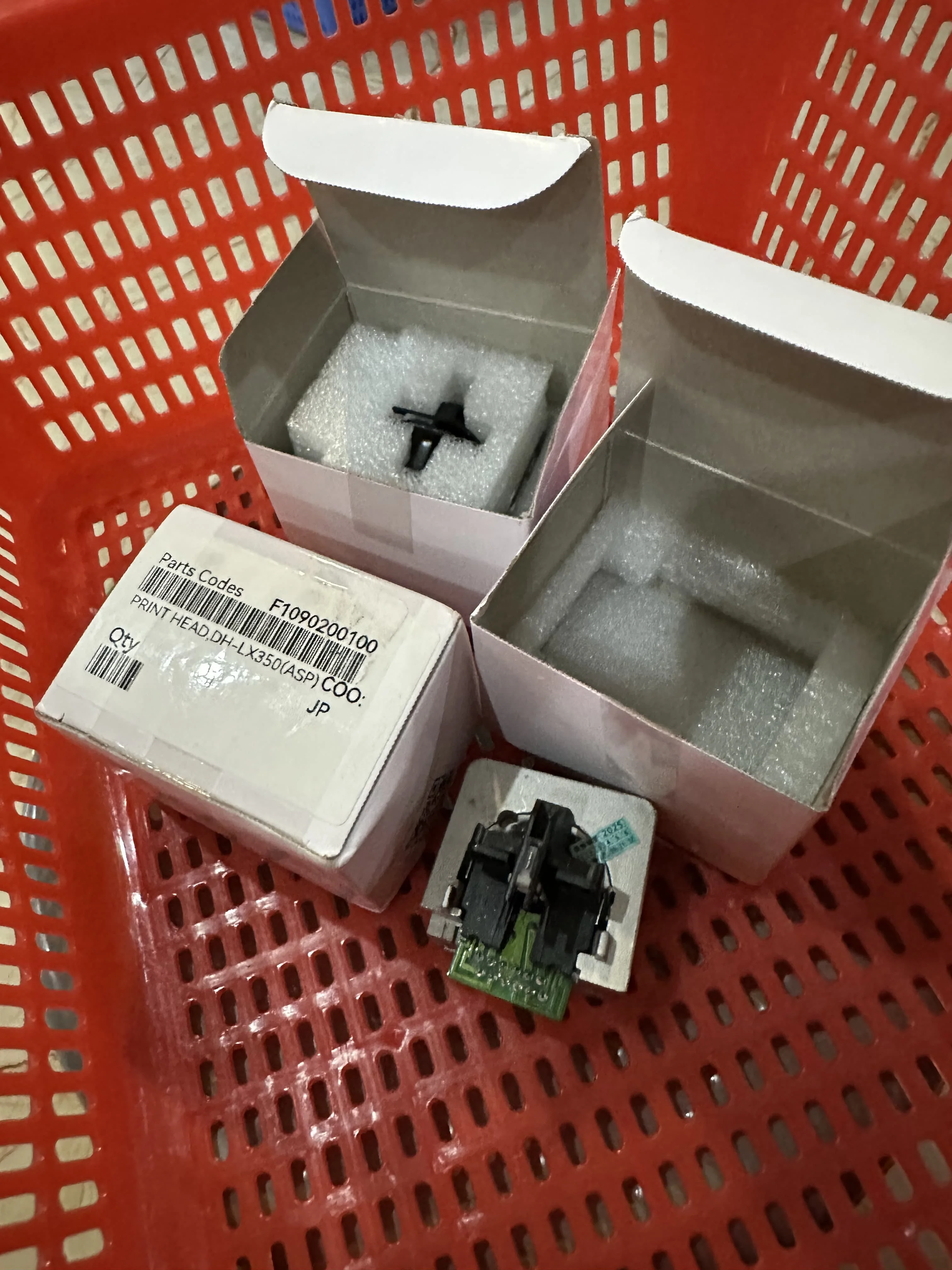 1 шт. печатающая головка F109000 для Epson LX310 LX350, новая совместимая головка принтера с матрицей
1 шт. печатающая головка F109000 для Epson LX310 LX350, новая совместимая головка принтера с матрицей