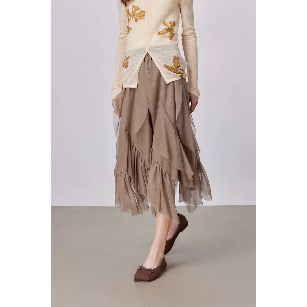 Женская весенняя юбка-солнце i Color Me Flower Skirt с оригинальным дизайном, модель ASSEUU, А-силуэт, стандартный крой
Женская весенняя юбка-солнце i Color Me Flower Skirt с оригинальным дизайном, модель ASSEUU, А-силуэт, стандартный крой