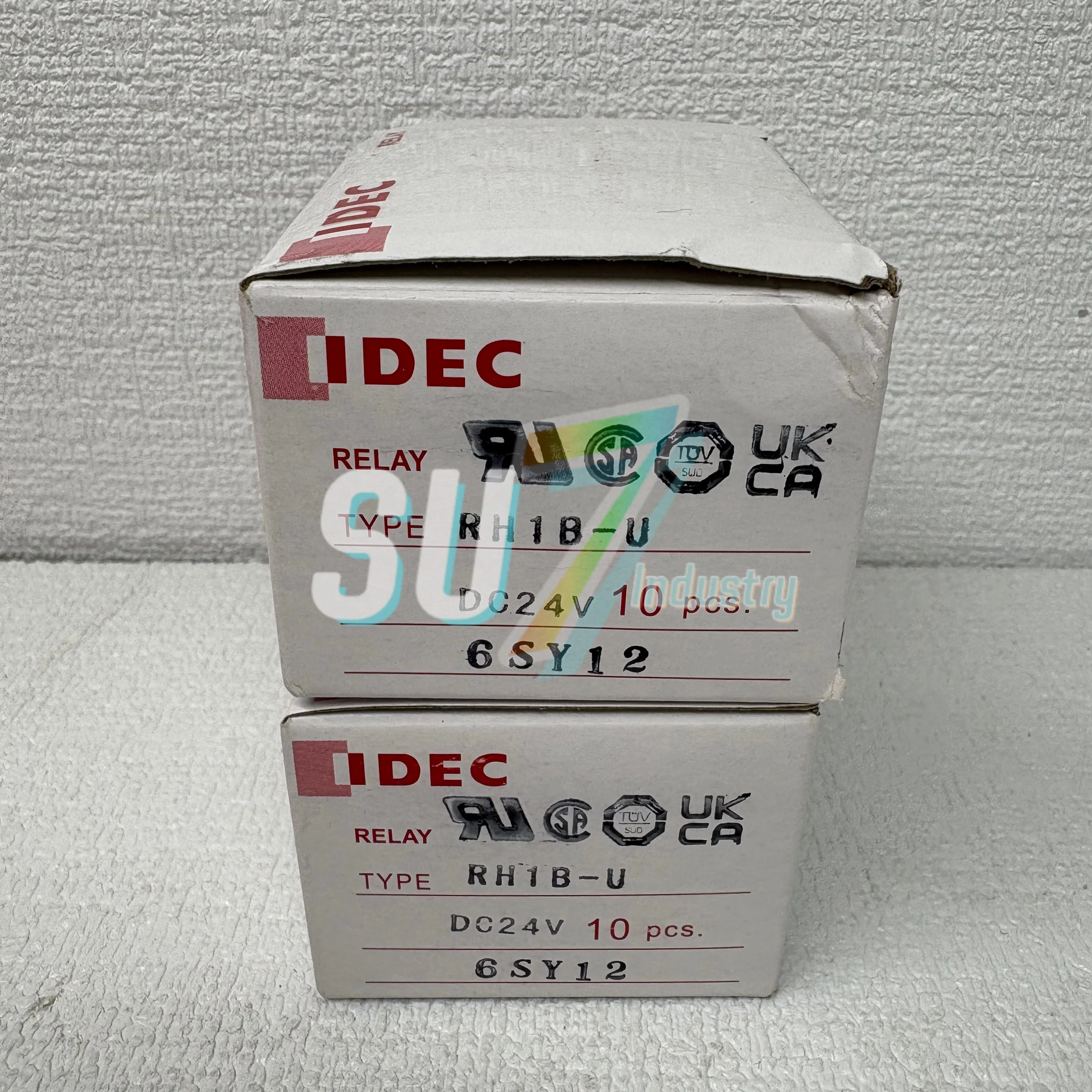 Электрическое реле RH1B-U DC24V, новое в коробке.
Электрическое реле RH1B-U DC24V, новое в коробке.