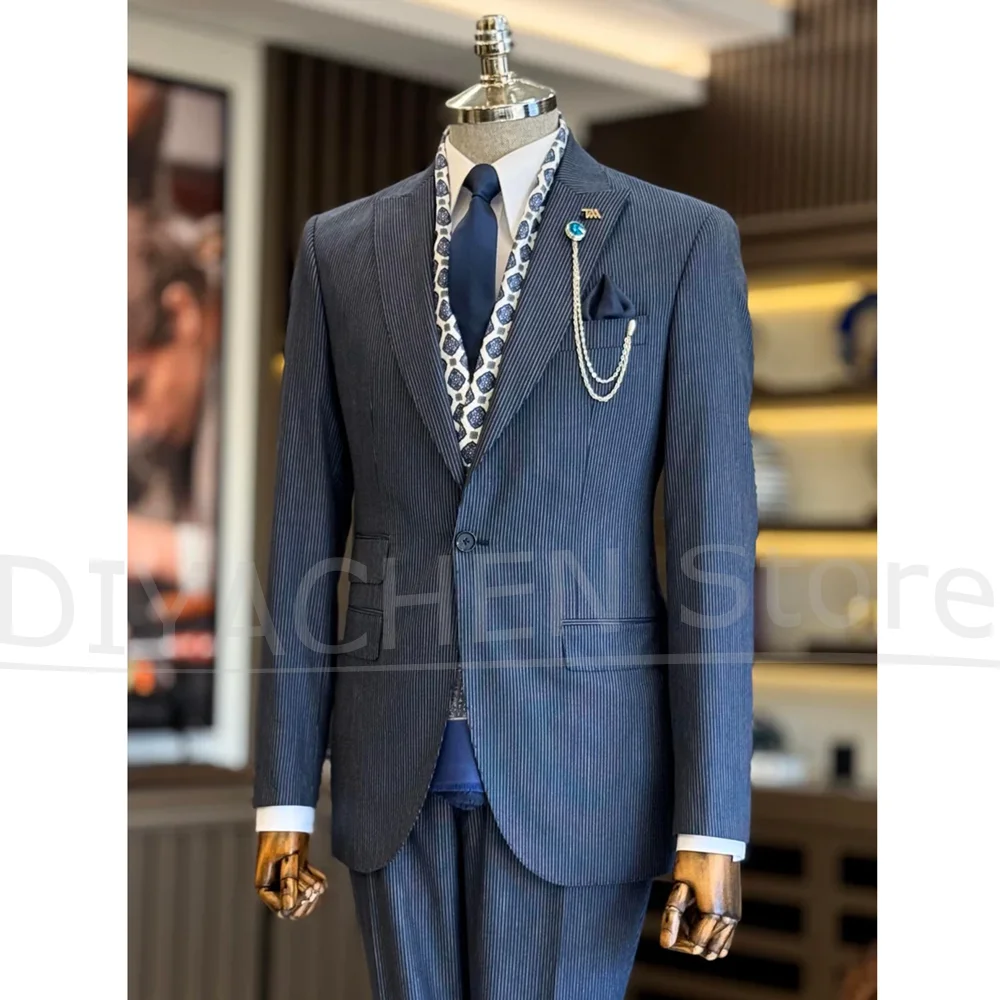 Pinstripe Men Suits Navy Blue Peak Lapel One Button Outfits Slim Formal Business Evening Casual Fashion Male Suit 2 Piece
Pinstripe Men Suits Navy Blue Peak Lapel One Button Outfits Slim Formal Business Evening Casual Fashion Male Suit 2 Piece
