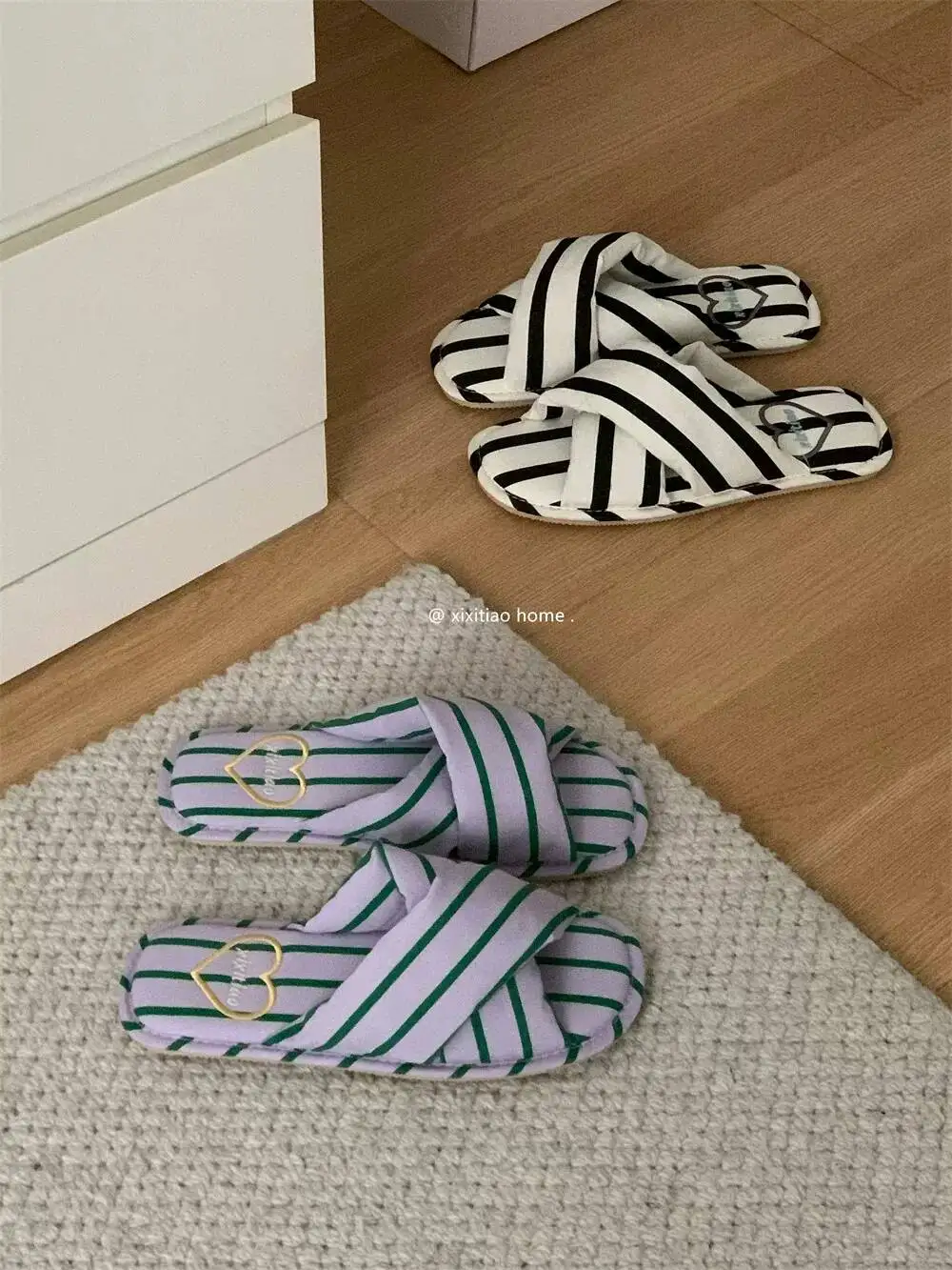 2026 New Four Season Women Cotton House Slippers Korean Color Block Striped Cross Strap Indoor Floor Shoes Air conditioned Room
2026 New Four Season Women Cotton House Slippers Korean Color Block Striped Cross Strap Indoor Floor Shoes Air conditioned Room