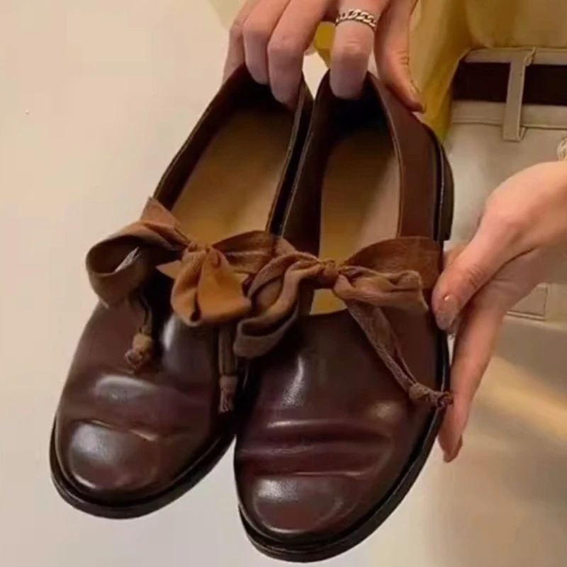 Ретро-коричневые женские лоферы на шнуровке в британском стиле, дизайнерские плиссированные туфли-балетки, удобные легкие уличные прогулочные туфли
Ретро-коричневые женские лоферы на шнуровке в британском стиле, дизайнерские плиссированные туфли-балетки, удобные легкие уличные прогулочные туфли