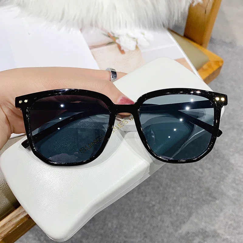 New Classic Oversized Sunglasses Sunglasses Fashion Retro Large UV Protection Outdoor Men Women Fashion Trend Glasses
New Classic Oversized Sunglasses Sunglasses Fashion Retro Large UV Protection Outdoor Men Women Fashion Trend Glasses