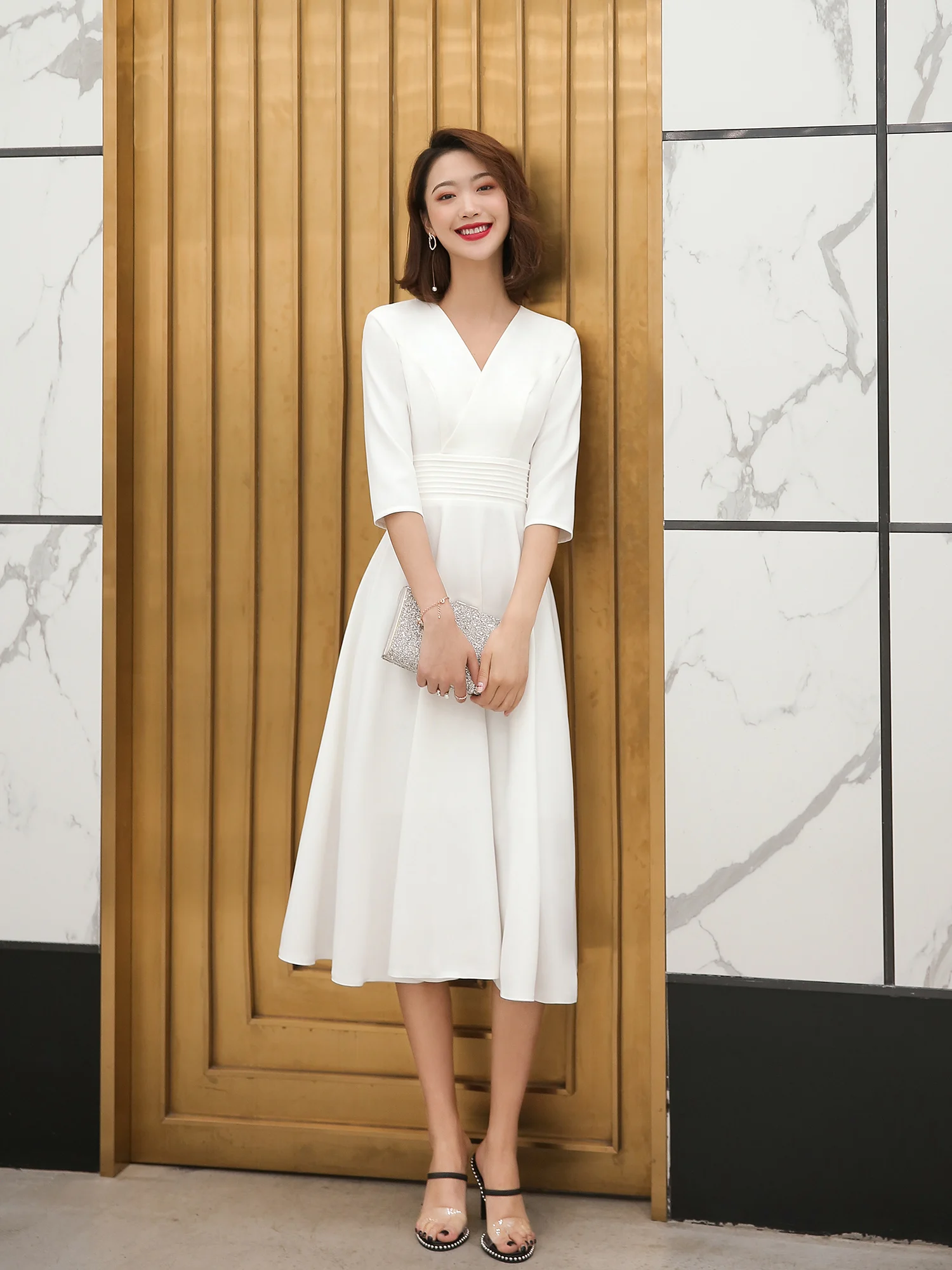 2026 New White Small Evening Dr Women's Banquet Registration Ceremony Satin V-ne Host Dr Faionable Mid-length
2026 New White Small Evening Dr Women's Banquet Registration Ceremony Satin V-ne Host Dr Faionable Mid-length