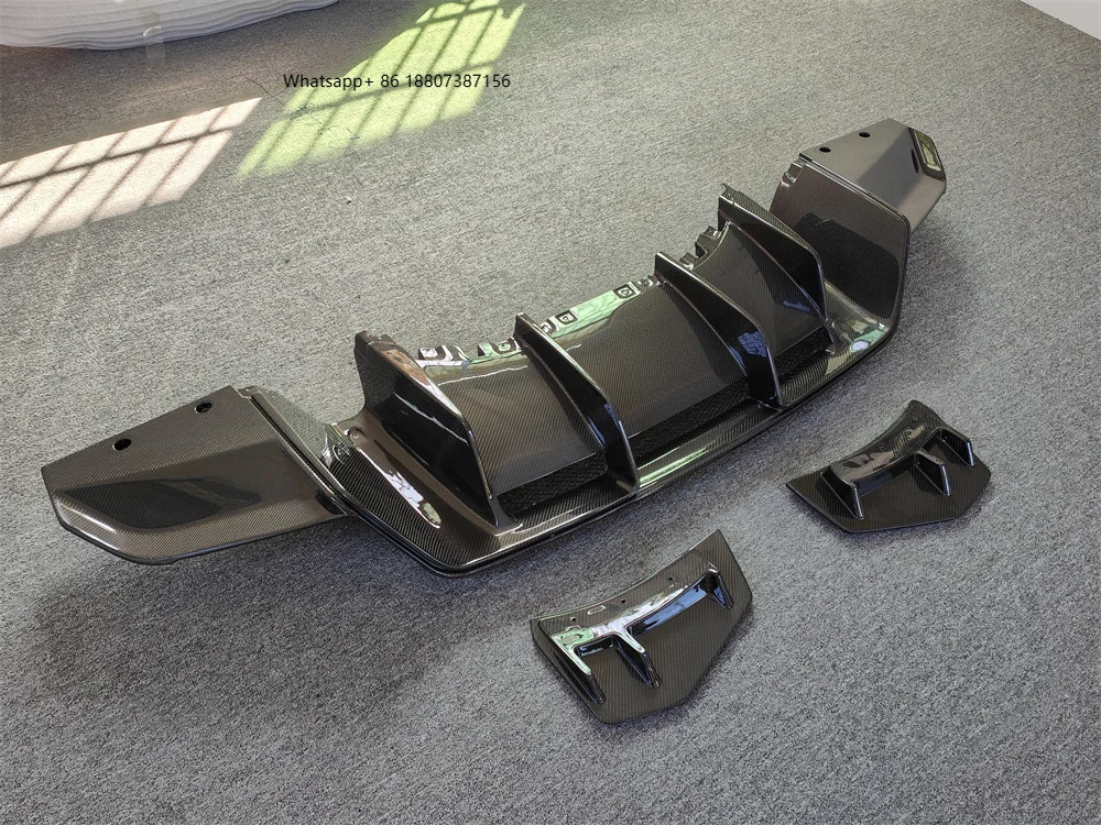 Suitable for 2016-2018 forAudi R8 Upgraded High-quality P-type Pure Carbon Fiber Rear Diffuser Rear Lip Body Kit
Suitable for 2016-2018 forAudi R8 Upgraded High-quality P-type Pure Carbon Fiber Rear Diffuser Rear Lip Body Kit