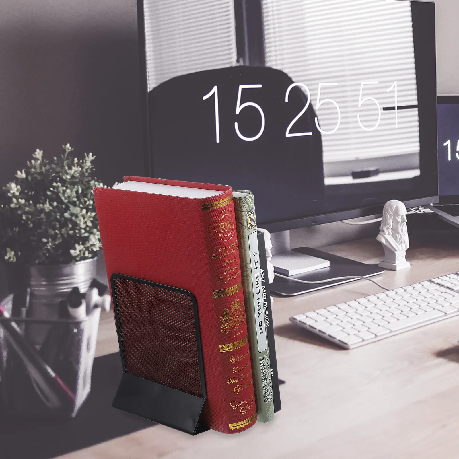1pc Sturdy Metal Bookends Classic Black Bookend Stand For Heavy Books Decorative Bookends For Shelves Office Support
1pc Sturdy Metal Bookends Classic Black Bookend Stand For Heavy Books Decorative Bookends For Shelves Office Support