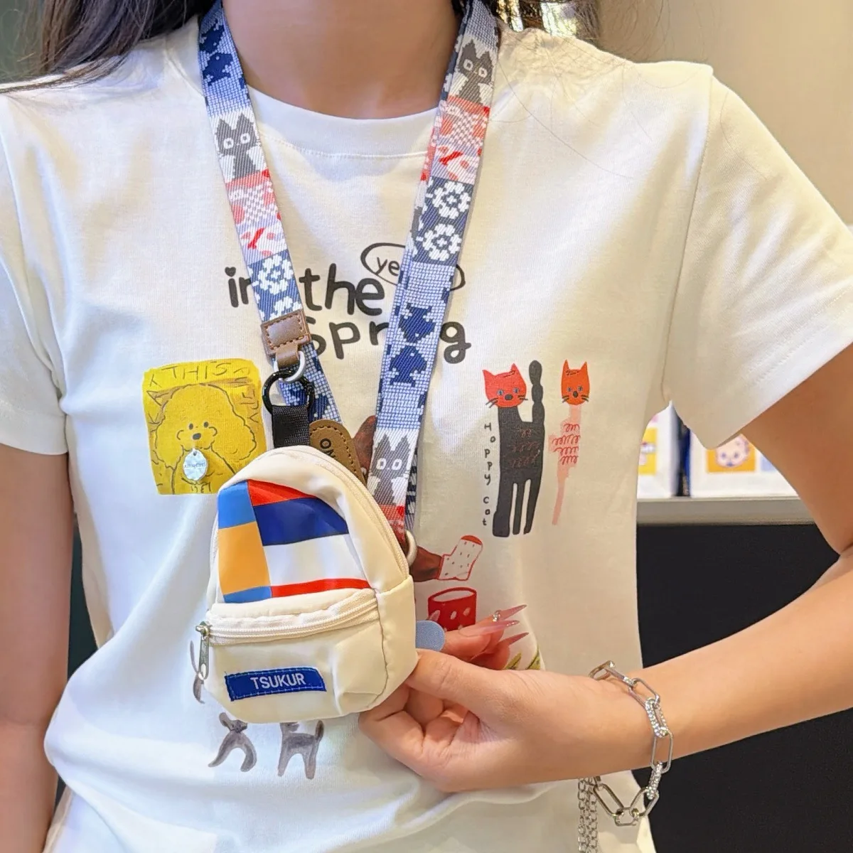 National Style Phone Lanyard Neck Hanging Coin Purse Earphone Storage Bag Mini Wallet Anti-theft Contrasting Color Small Key Bag
National Style Phone Lanyard Neck Hanging Coin Purse Earphone Storage Bag Mini Wallet Anti-theft Contrasting Color Small Key Bag