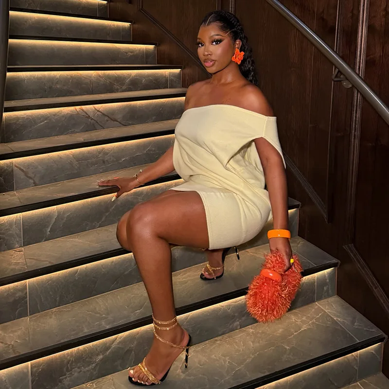 Simple Solid Color Women's Dress With A Stylish And Slim Fit, Bodycon Skirt, Off-the-shoulder Sleeveless Strapless Short Dress
Simple Solid Color Women's Dress With A Stylish And Slim Fit, Bodycon Skirt, Off-the-shoulder Sleeveless Strapless Short Dress