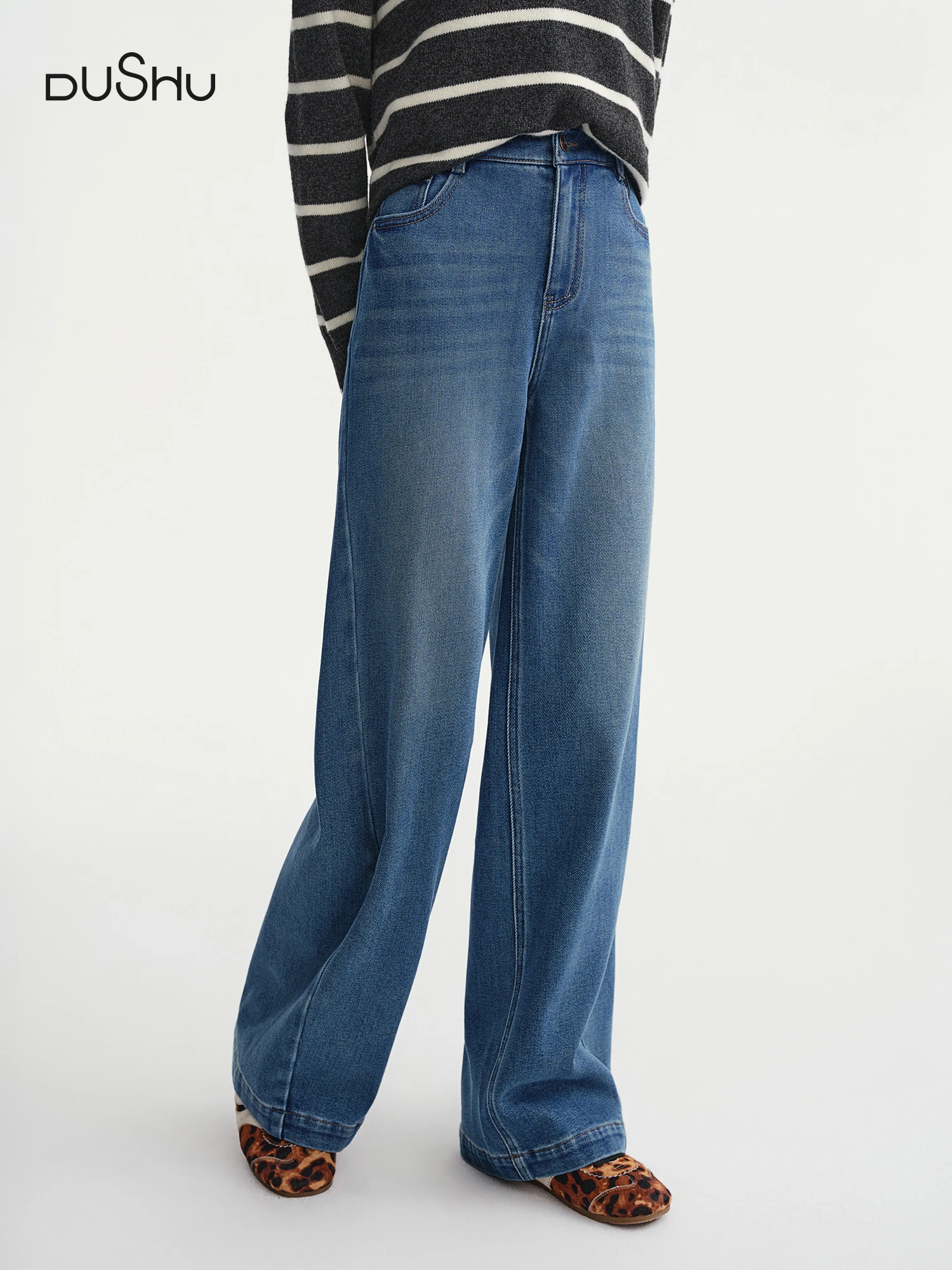 DUSHU Curved Side Seam Forward Wide-leg Jeans Women Slightly Straight Pants Loose Fit All-match Vintage Blue Unisex Ins Ulzzang 
DUSHU Curved Side Seam Forward Wide-leg Jeans Women Slightly Straight Pants Loose Fit All-match Vintage Blue Unisex Ins Ulzzang
