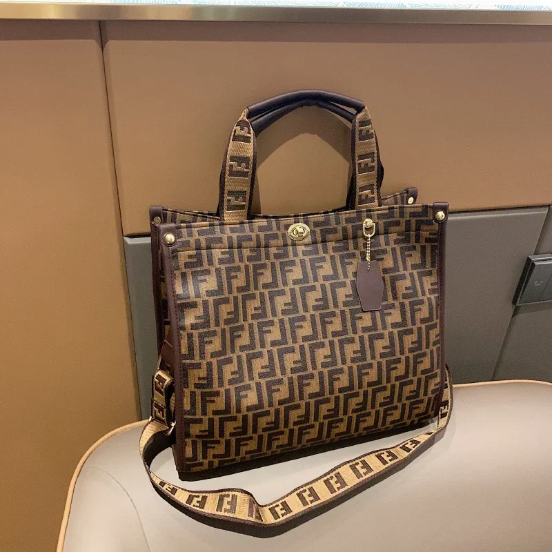 High-Quality Leather Crossbody Bag for Women Stylish Shoulder Handbag Luxury Designer Tote Ladies Work Purse
High-Quality Leather Crossbody Bag for Women Stylish Shoulder Handbag Luxury Designer Tote Ladies Work Purse