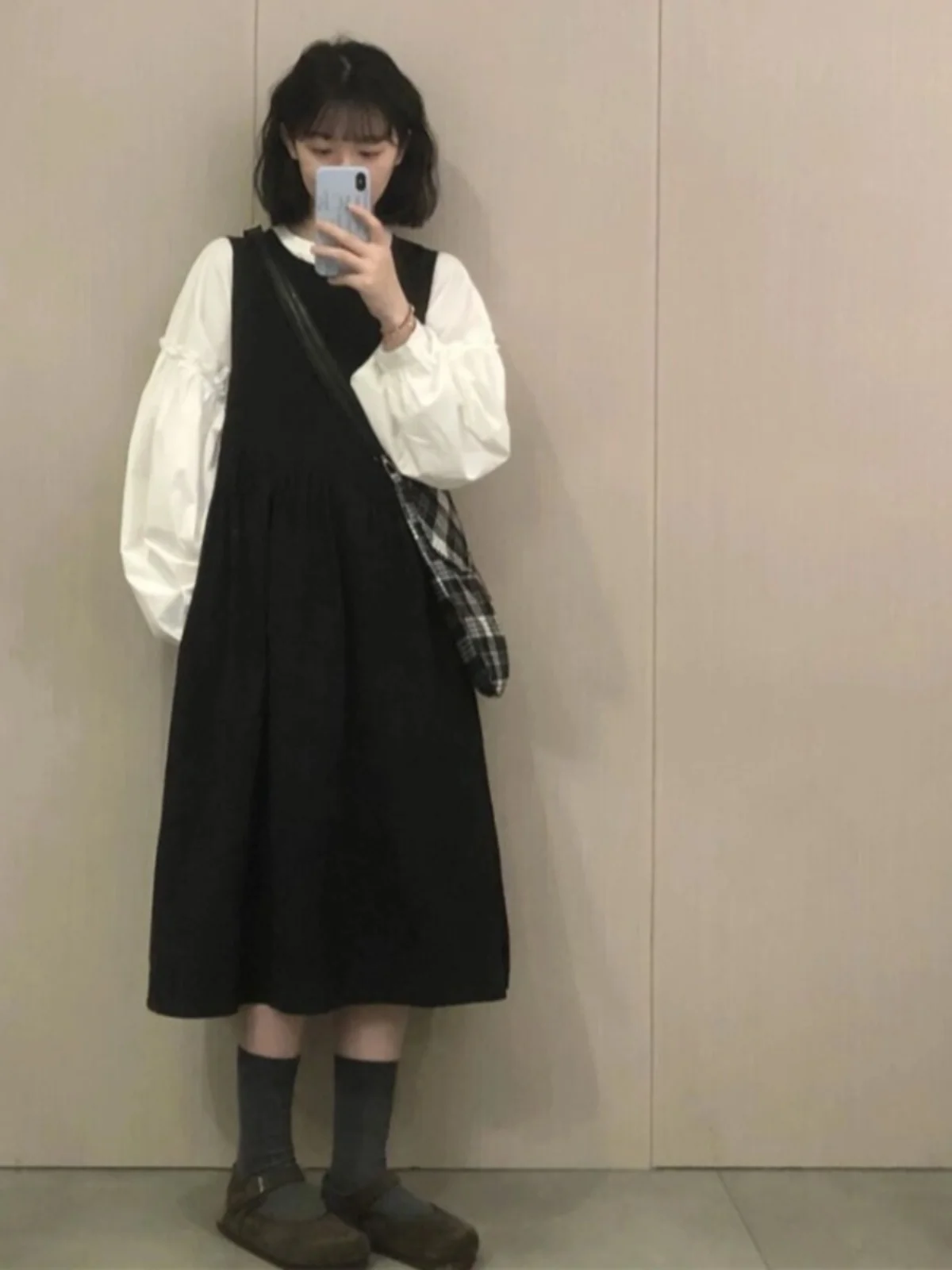 Unique Beautiful Small Set Early Autumn College Sle Loose Slim Pure Color irt Vest Skirt Two Piece Set for Young Women
Unique Beautiful Small Set Early Autumn College Sle Loose Slim Pure Color irt Vest Skirt Two Piece Set for Young Women