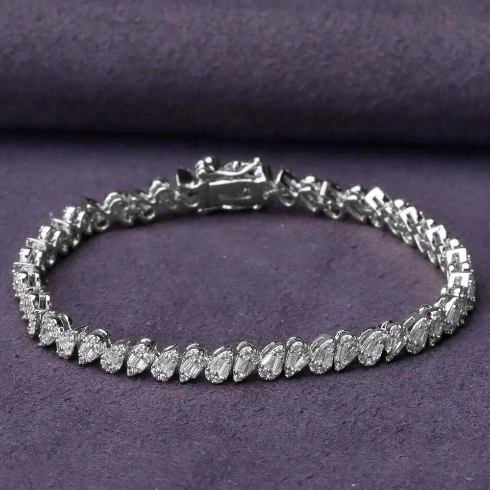 2025 NEW Trendy Women Bracelet Cubic Zirconia Full Crystal Micro Pave Setting Bridal Wedding Jewelry Accessories Birthday Gift
2025 NEW Trendy Women Bracelet Cubic Zirconia Full Crystal Micro Pave Setting Bridal Wedding Jewelry Accessories Birthday Gift